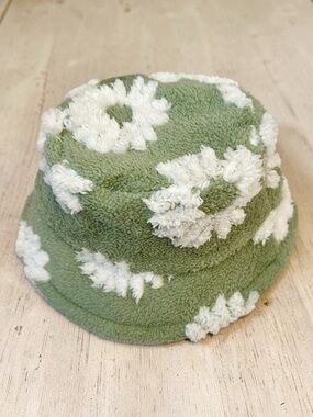 Soft Green Daisy Bucket Hat